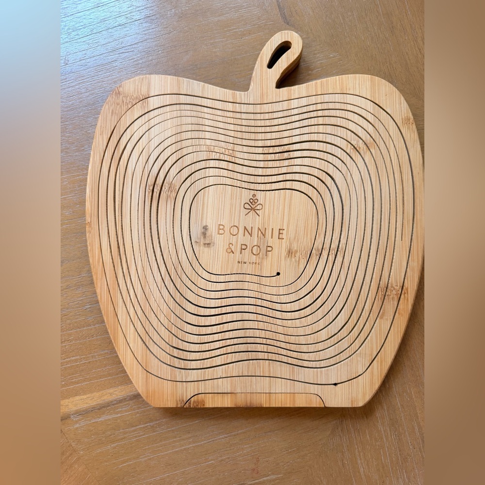 Bonnie & Pop Wooden Collapsible Apple Shaped Folding Fruit Basket/Bowl/Tray